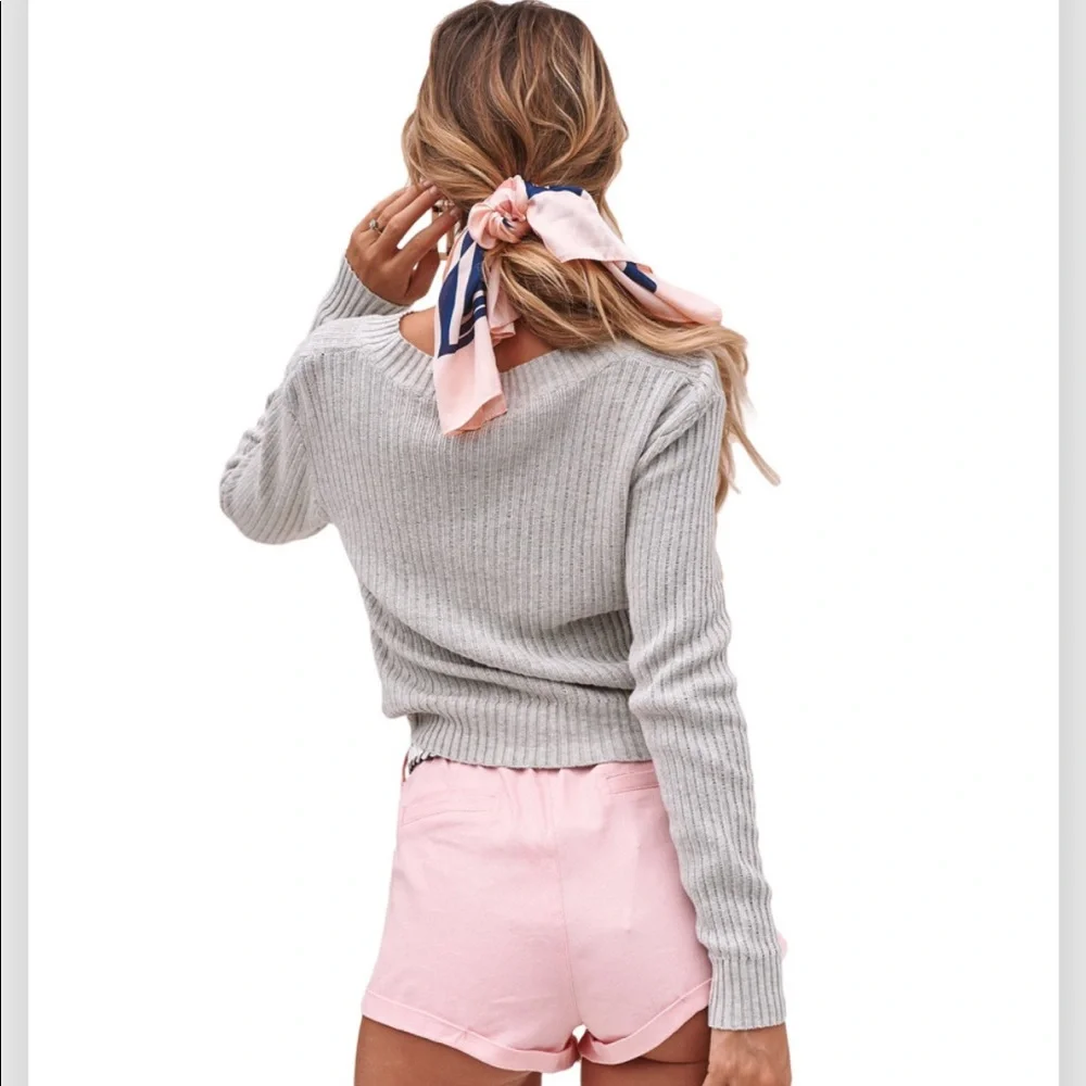 🔥HOT CHIC🔥Sexy V-Neck Twist Front Crop Sweater Gray M/L NWT - Picture 3 of 7